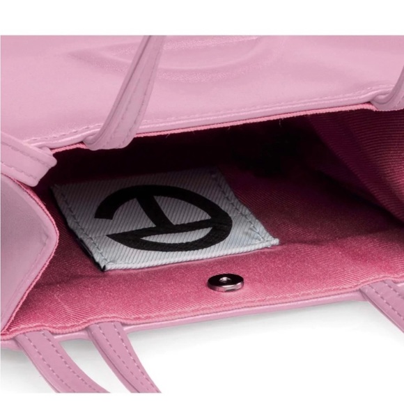 Small Bubblegum Pink Telfar Bag - Picture 4 of 6